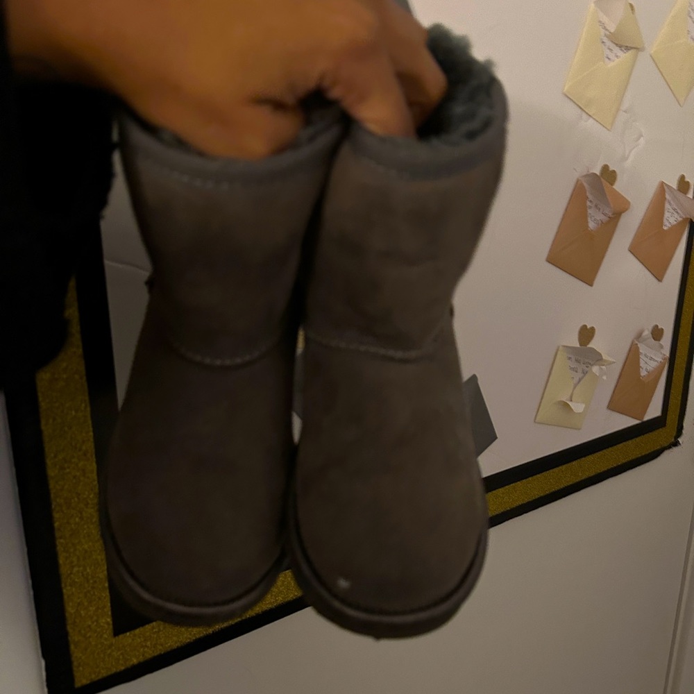 Grey Short Style Toddler UGG Boot Size 11 BOX NOT INCLUDED